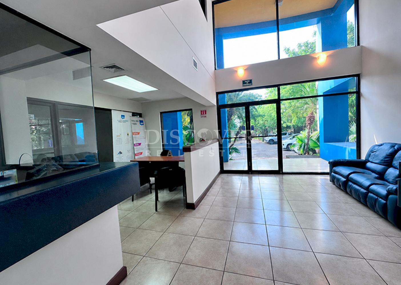  Office building for sale on Pista Suburbana