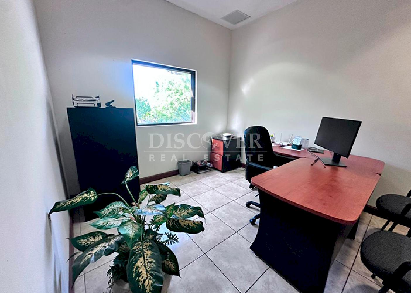  Office building for sale on Pista Suburbana