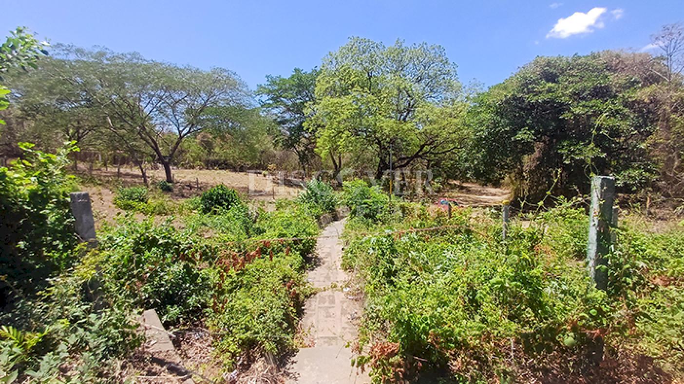 Land for sale on the Carretera Vieja a León