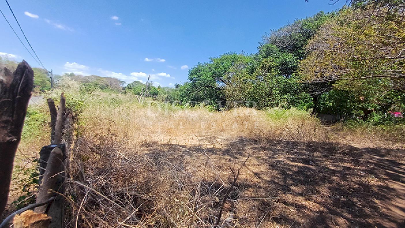  Land for sale ideal for a home on Carretera Vieja a Leon