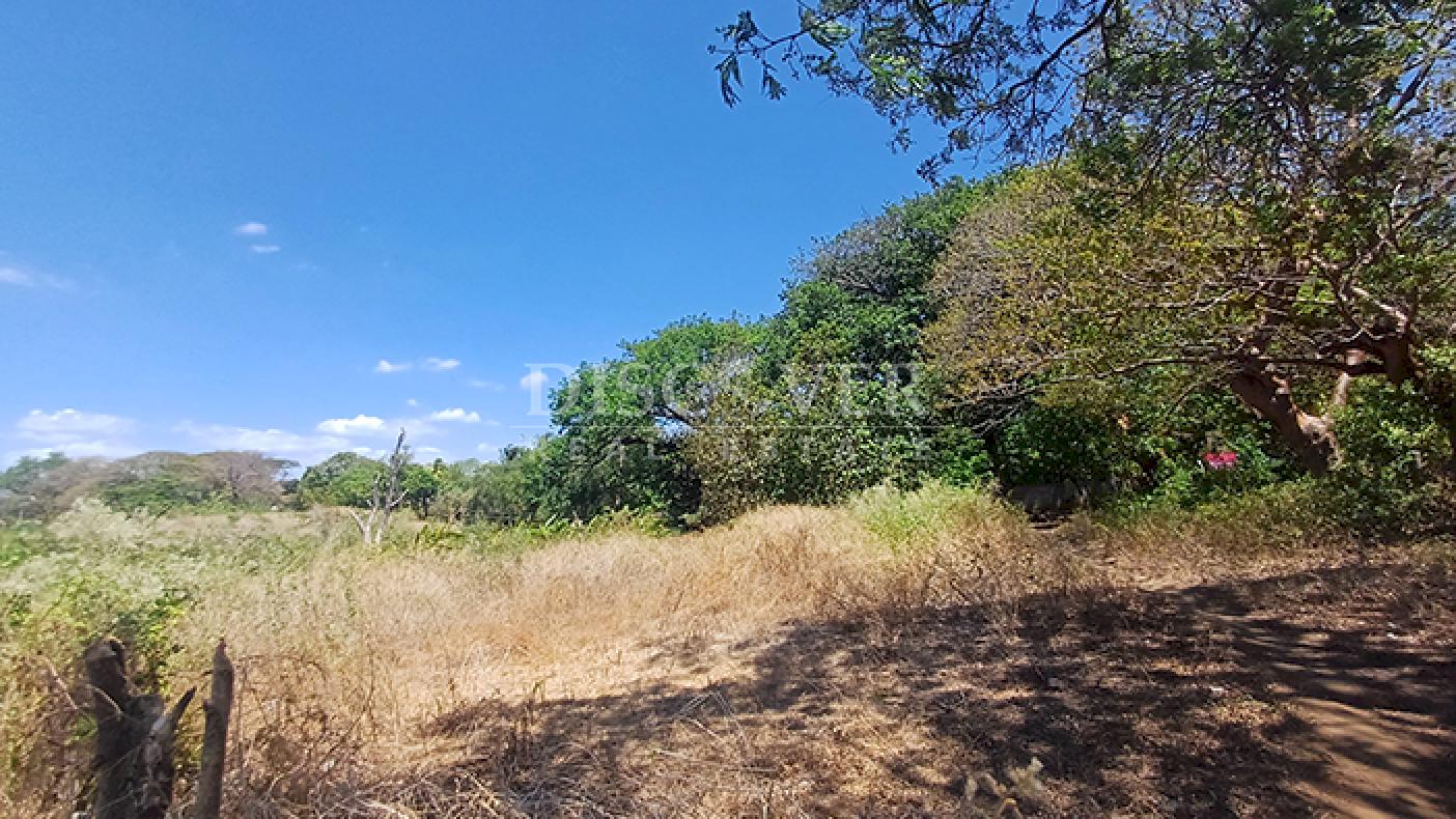  Land for sale ideal for a home on Carretera Vieja a Leon