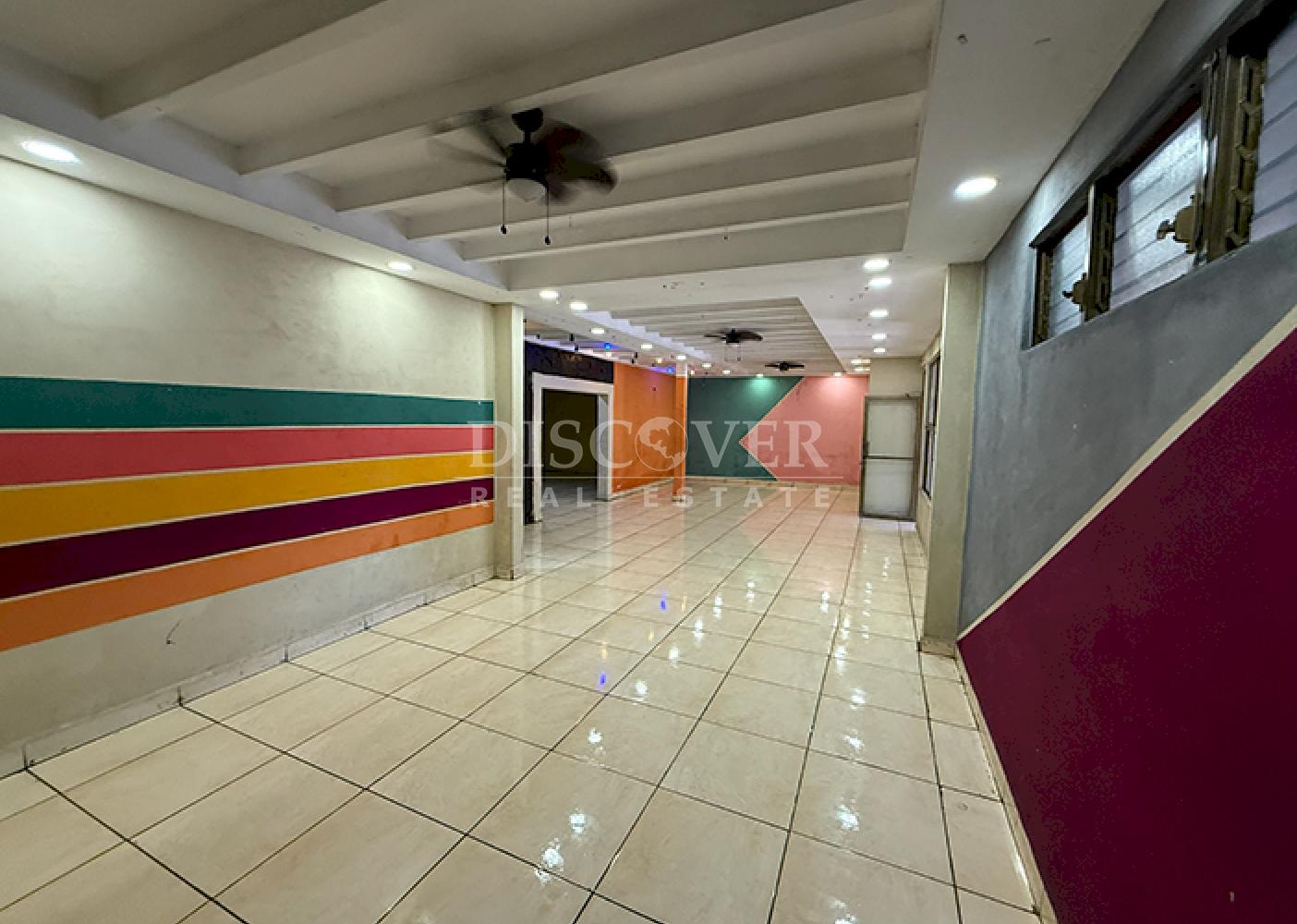 House for sale in Bolonia - Excellent commercial location