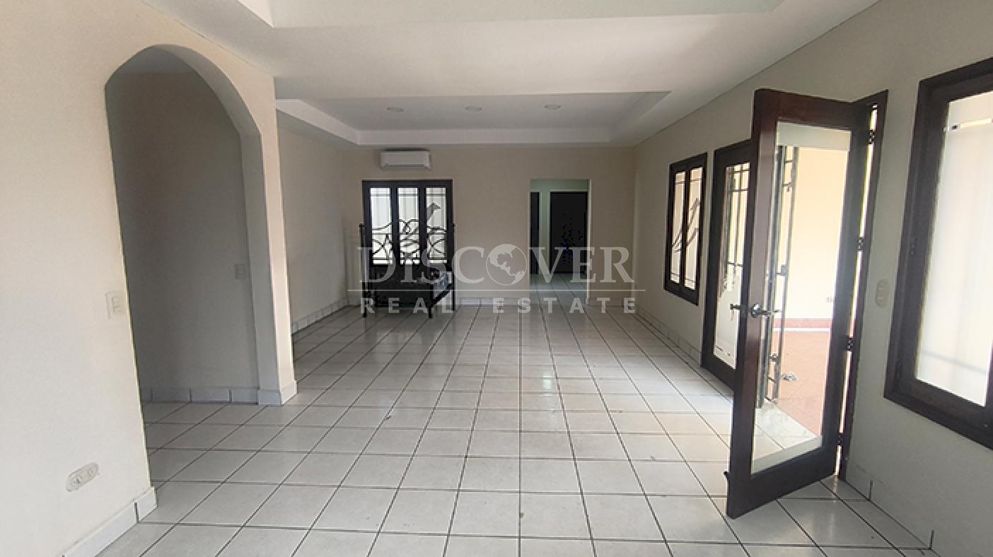 Cozy house for rent in Villa Fontana