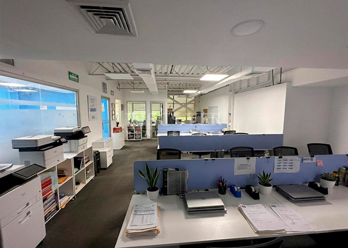  Office space for sale in a corporate building on Pista Suburbana