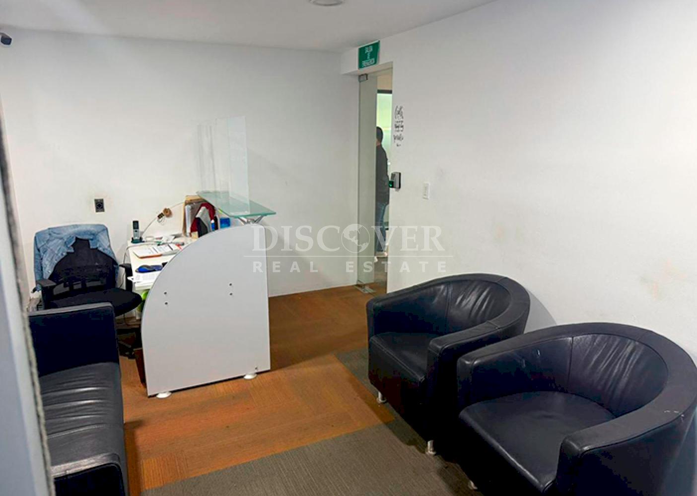 Office space for sale in a corporate building on Pista Suburbana