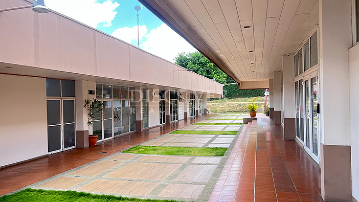 Office space for rent on Camino de Oriente 