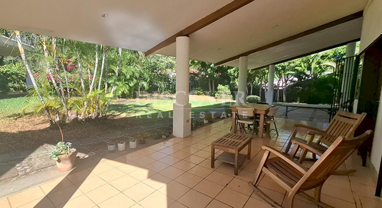  Cozy house for sale on Carretera Sur