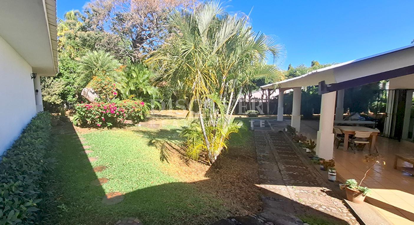  Cozy house for sale on Carretera Sur