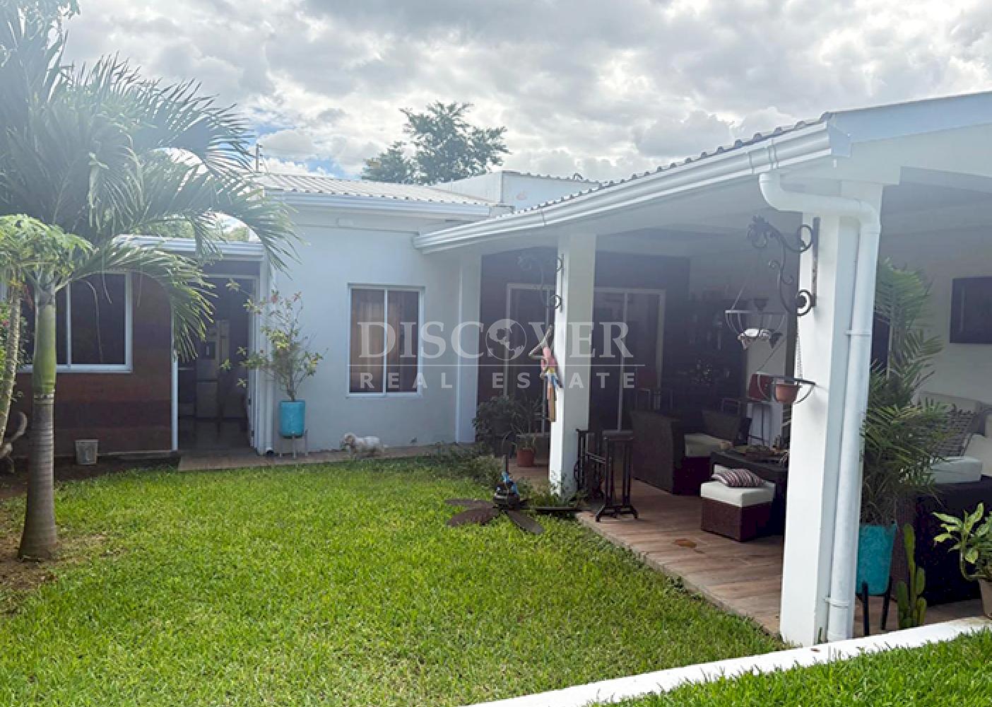  House for sale in a residential neighborhood in Las Colinas