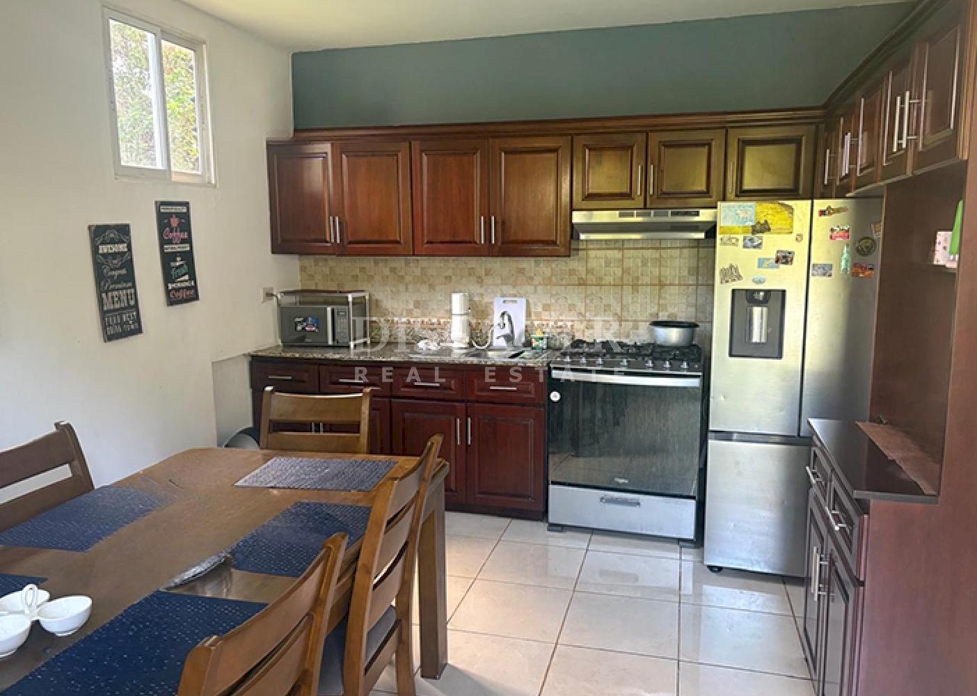  House for sale in a residential neighborhood in Las Colinas