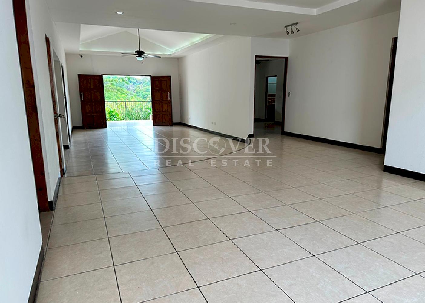 House for sale with spectacular views of the valley on Carretera Sur