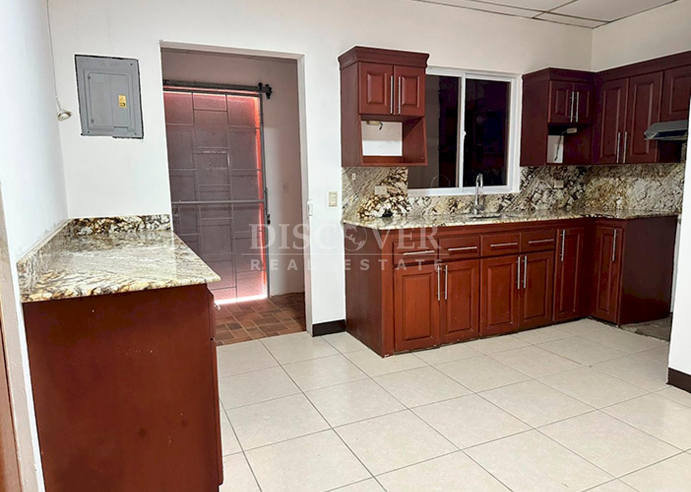 House for sale with spectacular views of the valley on Carretera Sur