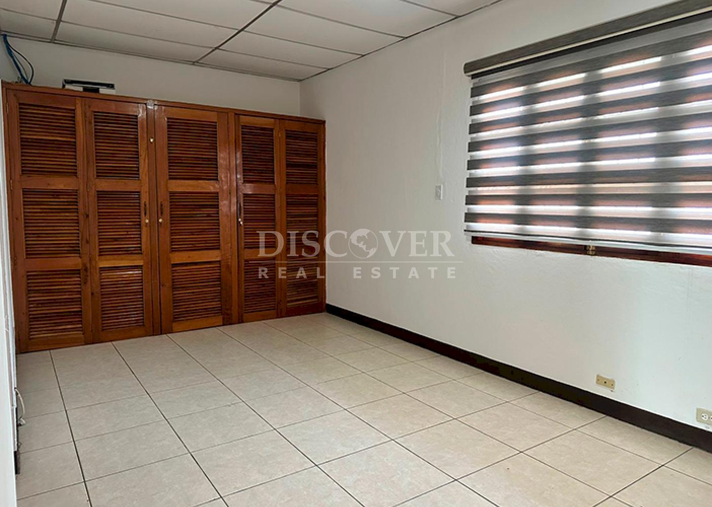 House for sale with spectacular views of the valley on Carretera Sur