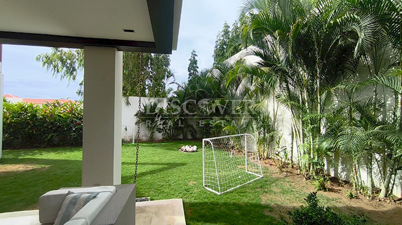  Spacious House for Rent in Santo Domingo