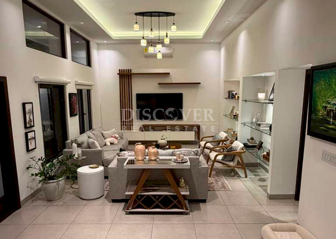  Spacious house for sale on Carretera Sur