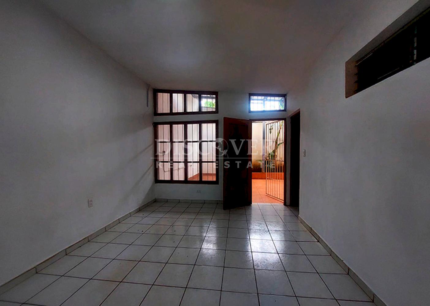  One-story house for rent in Altamira