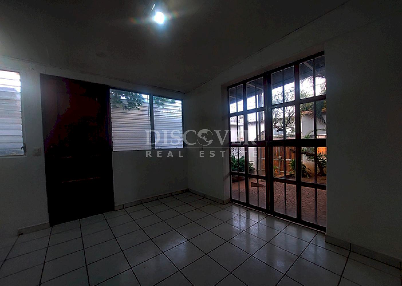  One-story house for rent in Altamira