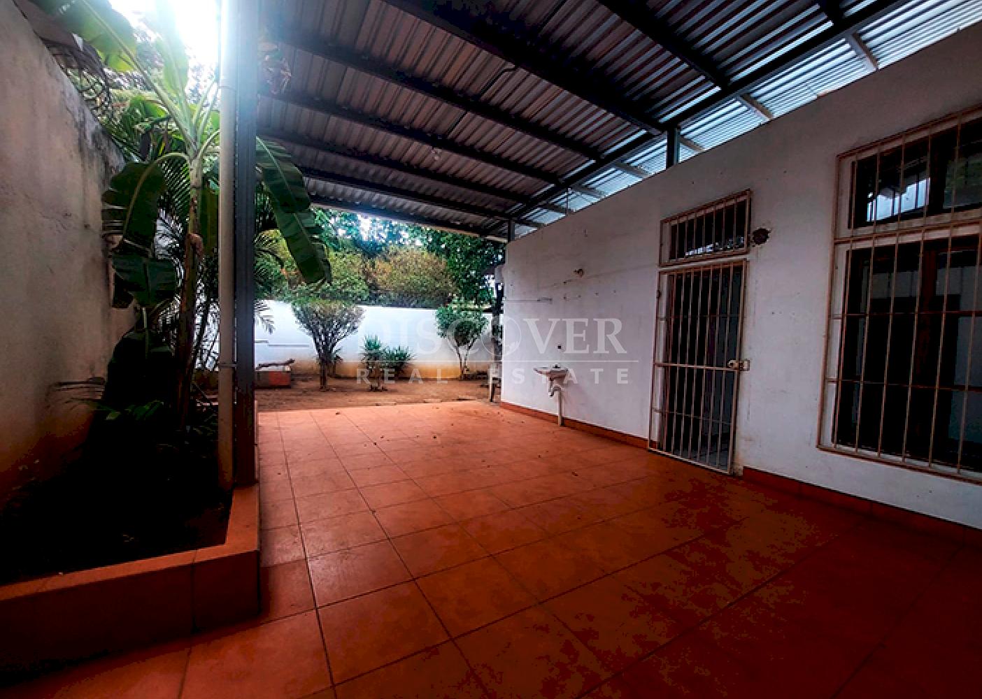  One-story house for rent in Altamira
