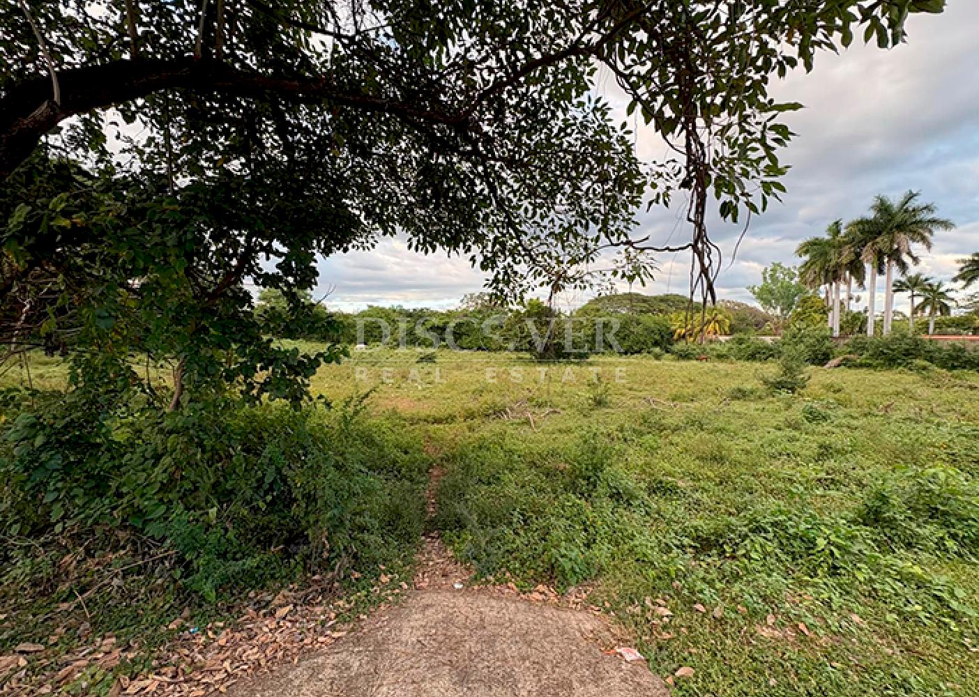 Se vende terreno estratégico sobre carretera León - Poneloya