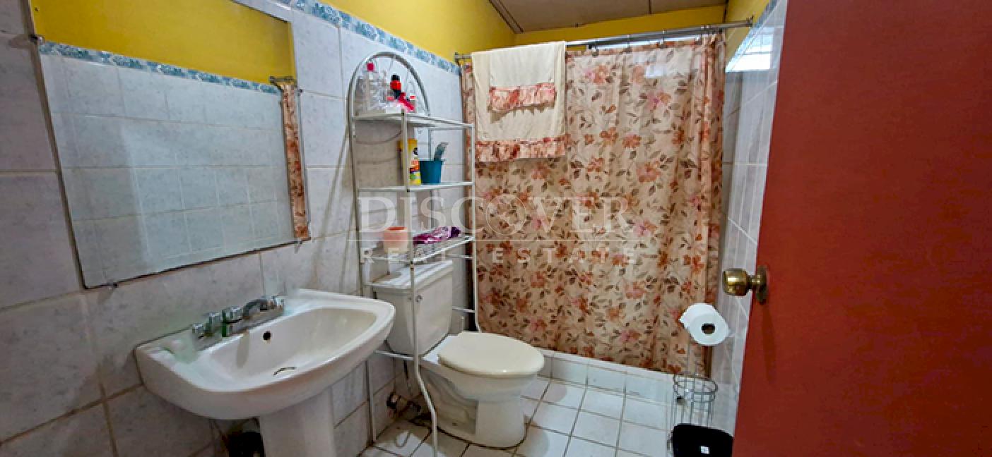  House for sale in a great location in Bolonia
