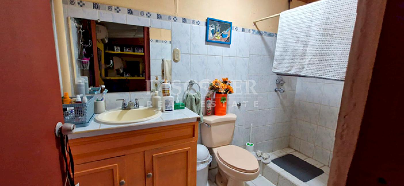  House for sale in a great location in Bolonia