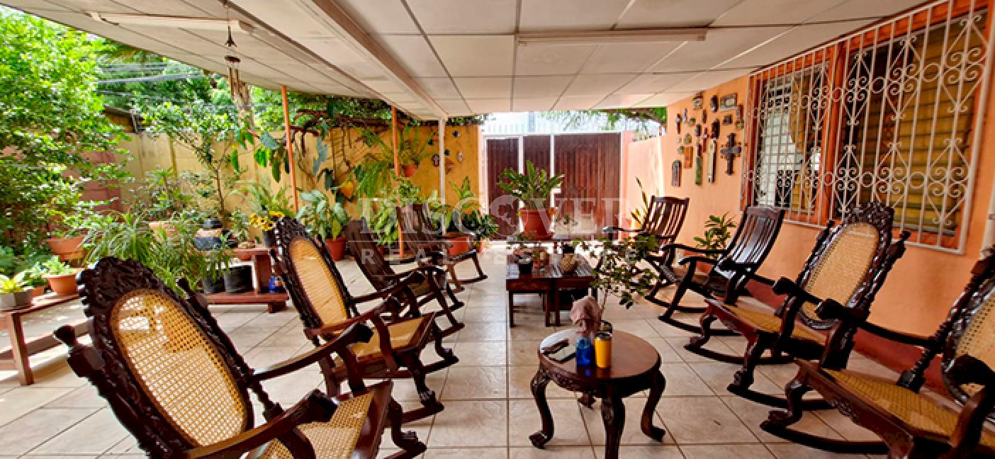  House for sale in a great location in Bolonia