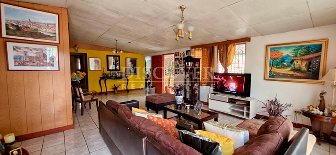  House for sale in a great location in Bolonia