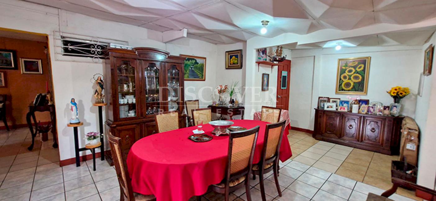  House for sale in a great location in Bolonia