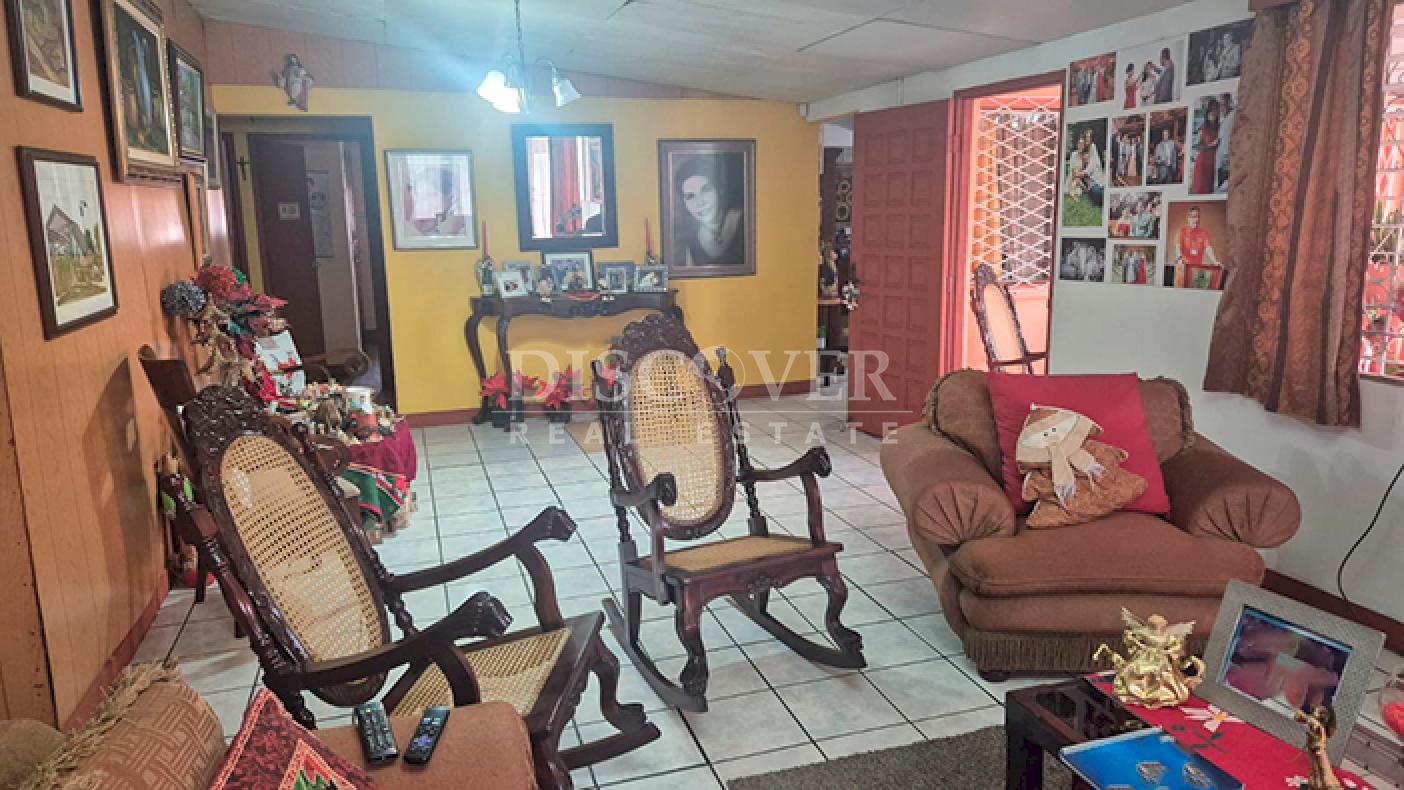  House for sale in a great location in Bolonia
