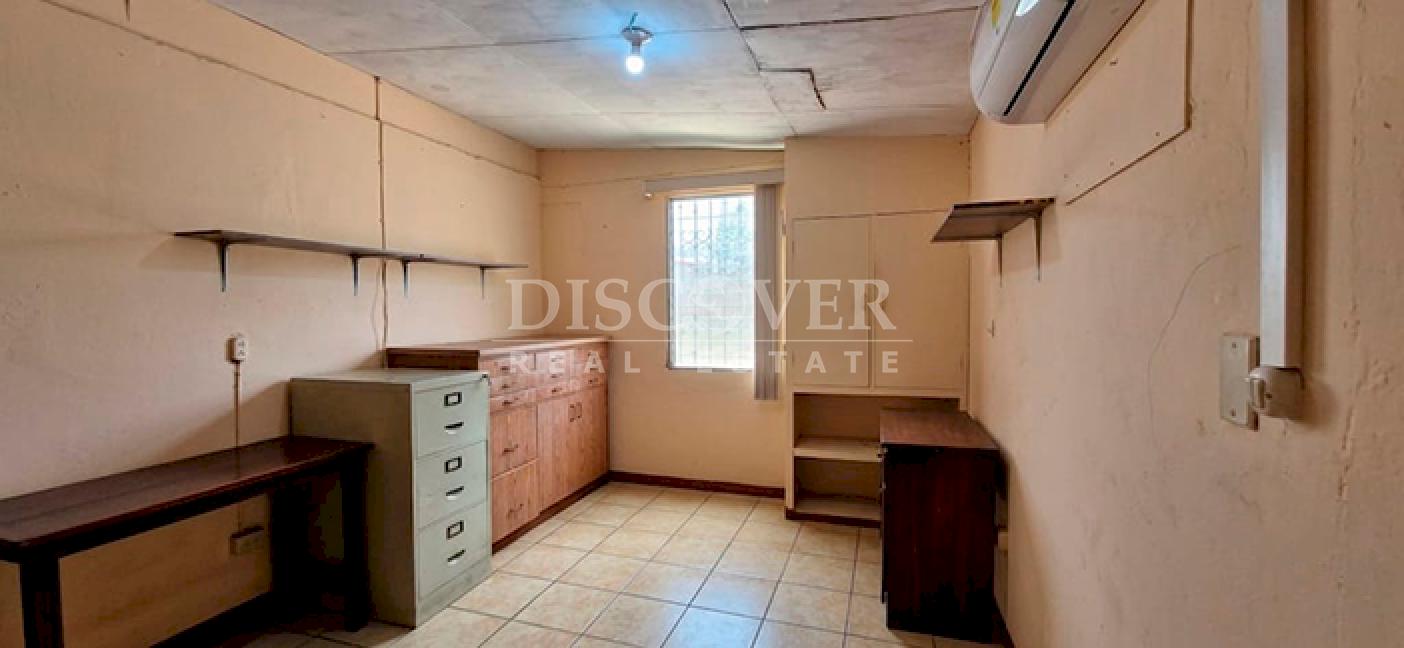  House for sale in a great location in Bolonia