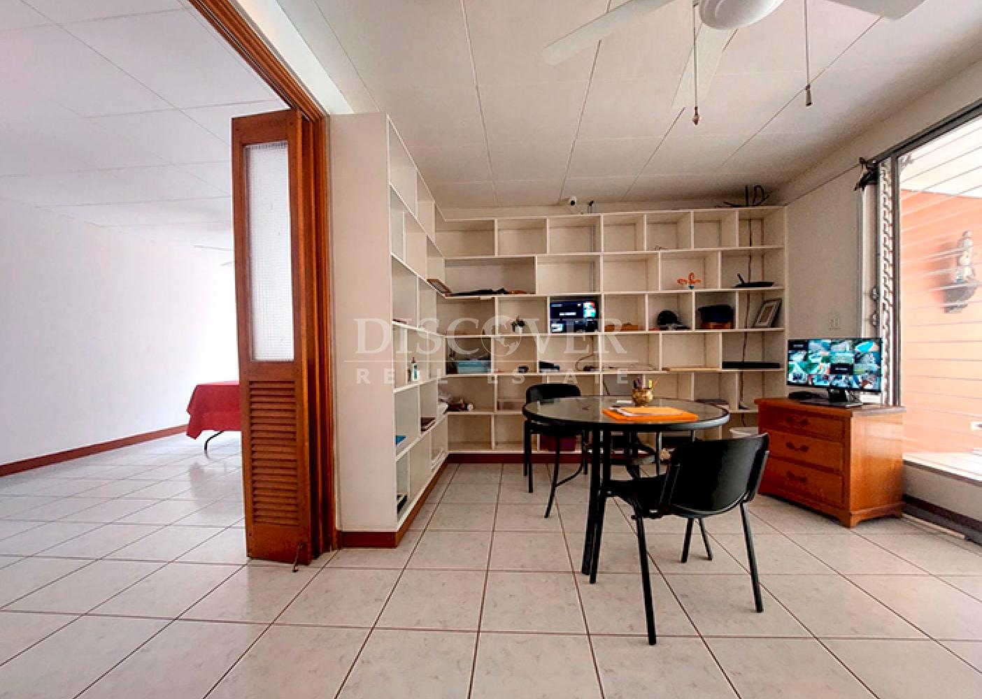  House with a pool for sale on Carretera Sur