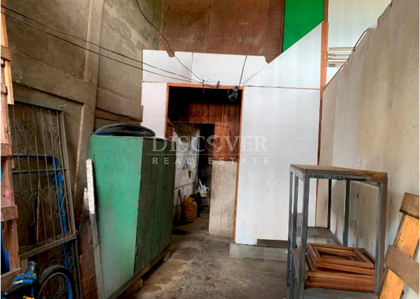  Warehouse with mezzanine and annex for sale in the San José Oriental neighborhood