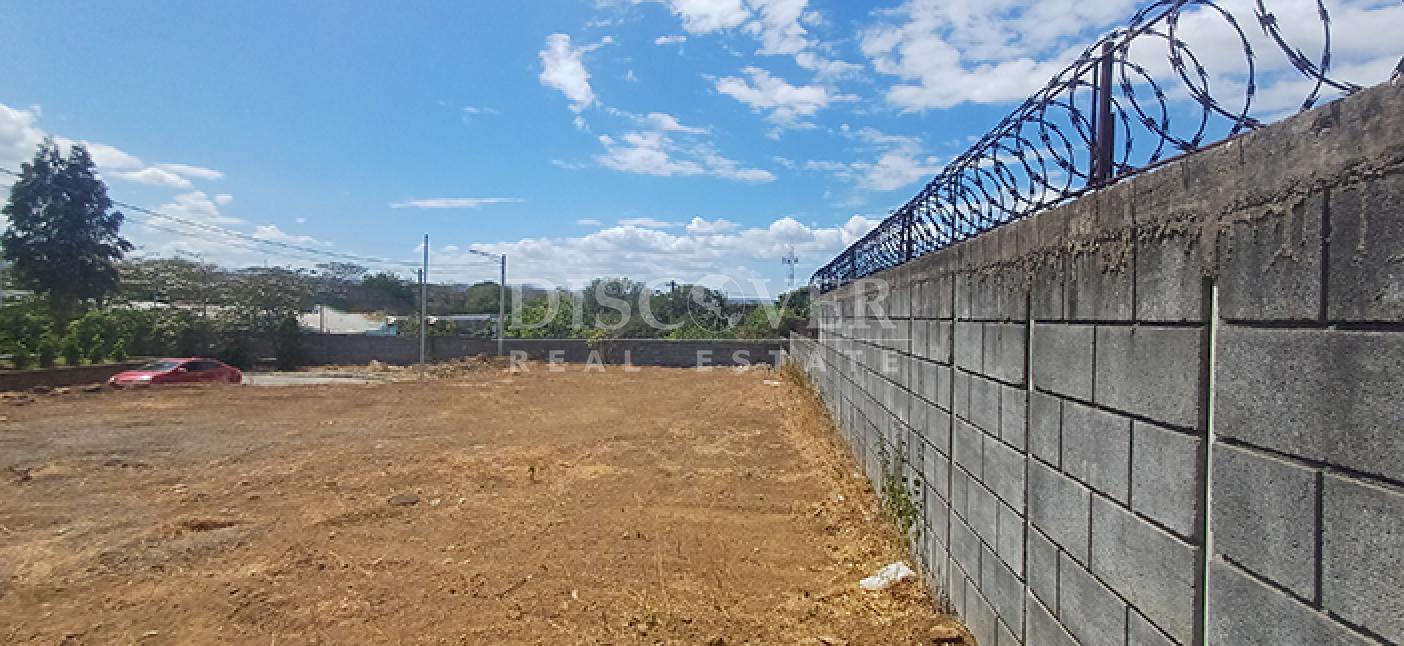 Lots for Sale in a Condo Complex - New Highway to León