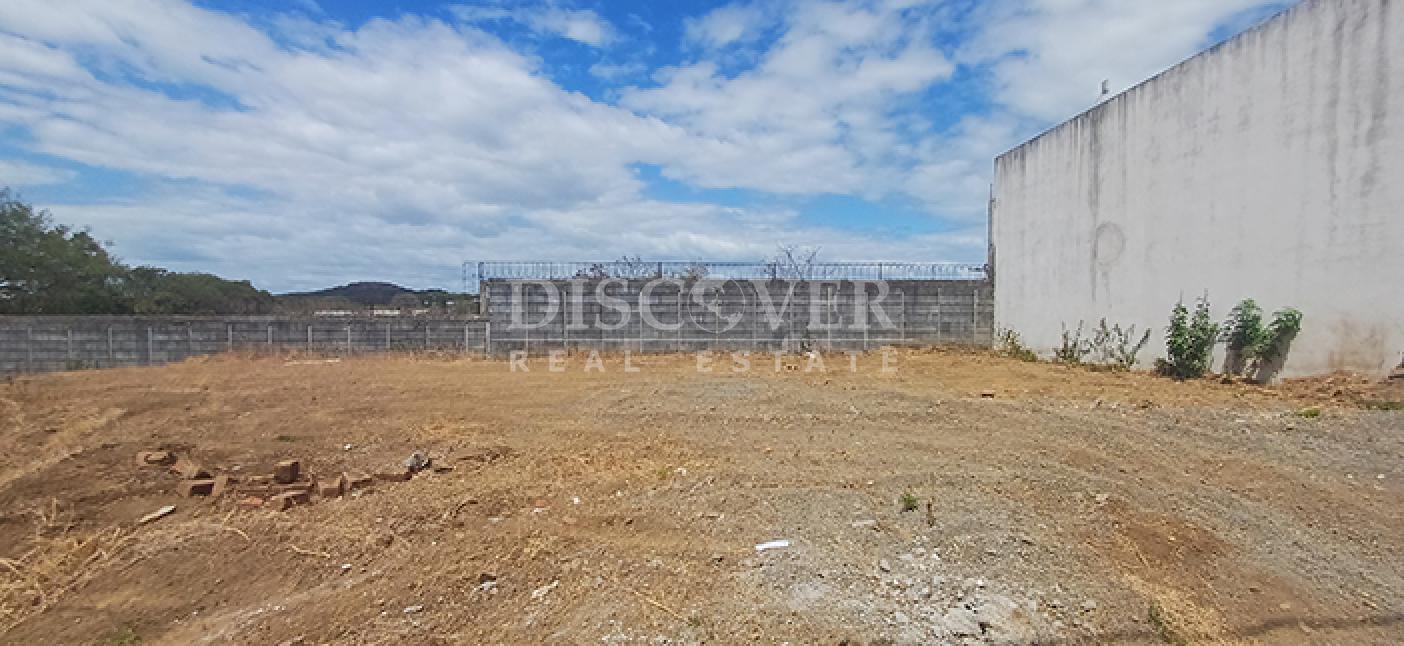 Lots for Sale in a Condo Complex - New Highway to León