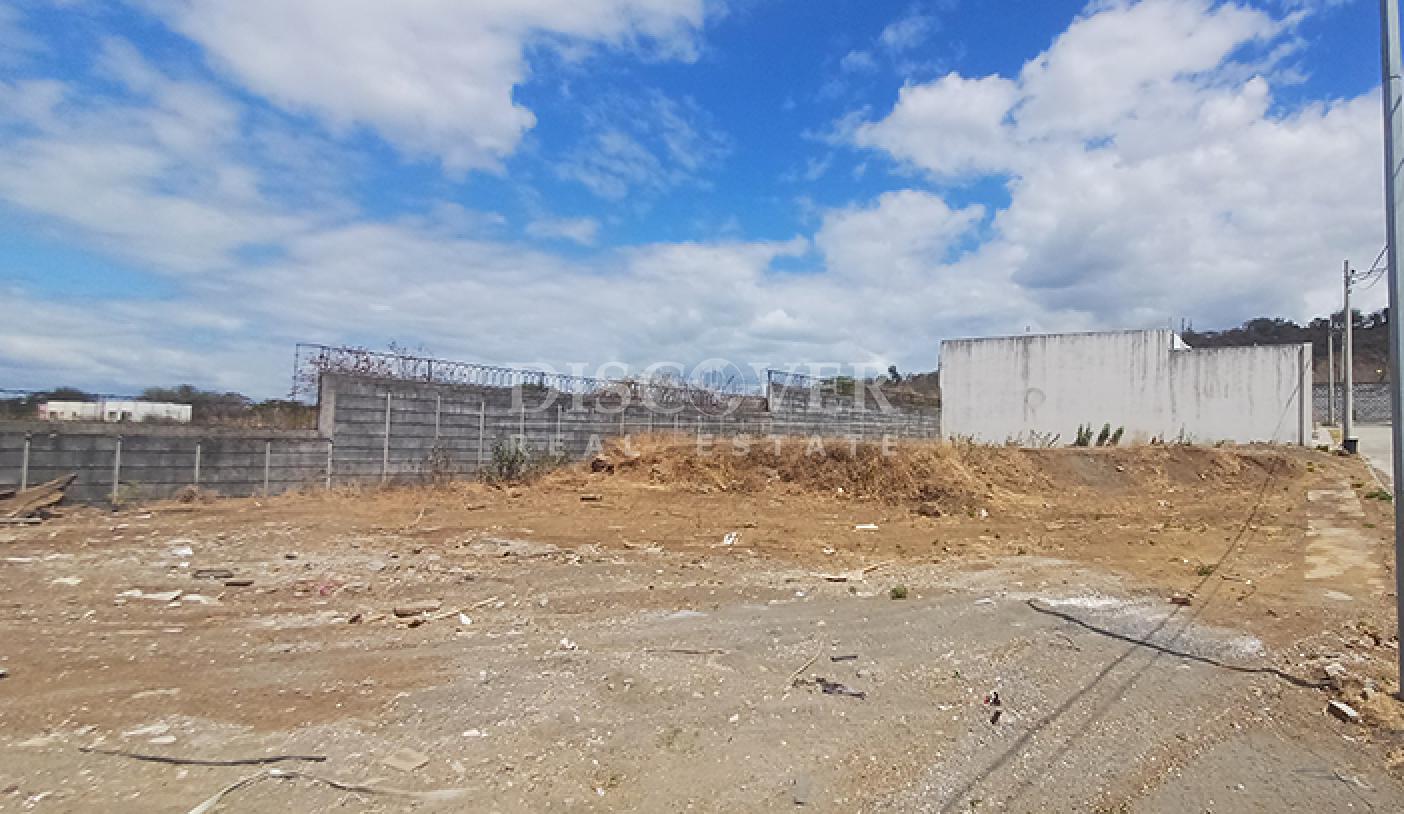 Lots for Sale in a Condo Complex - New Highway to León