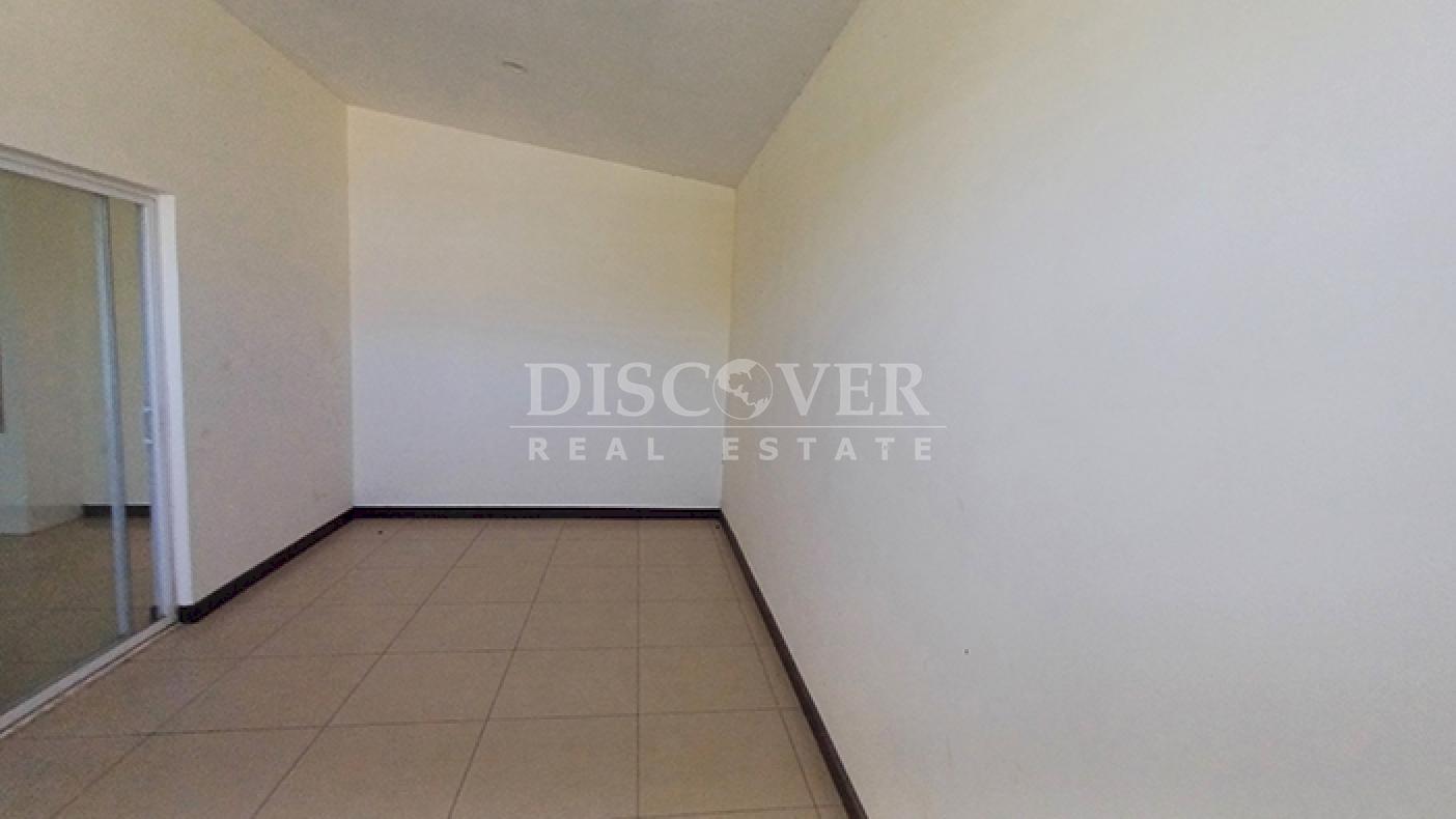 House for sale in a residential area on Carretera Nueva to León