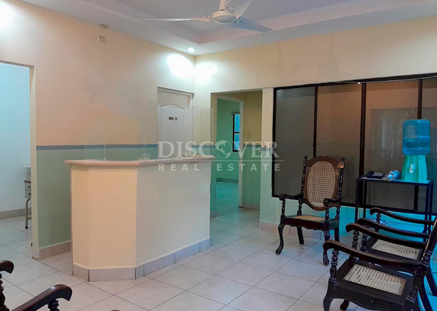  Building for rent, ideal for offices or medical practices, on Carretera Vieja to León