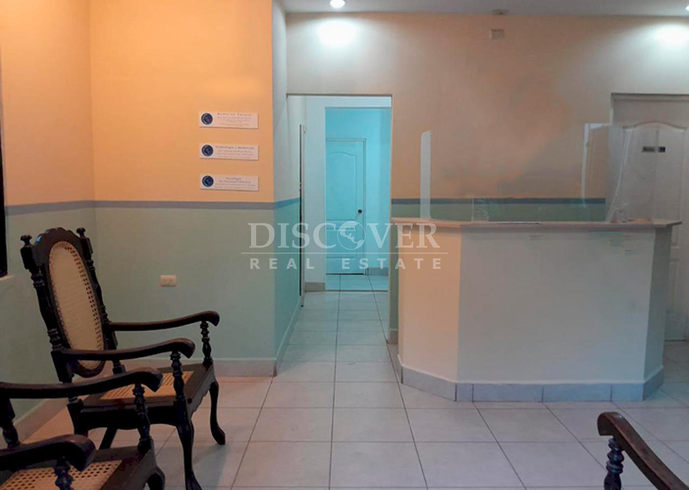  Building for rent, ideal for offices or medical practices, on Carretera Vieja to León