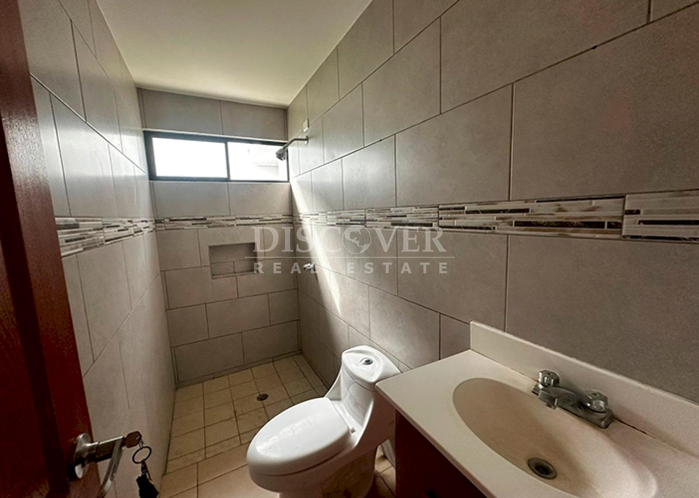  House for rent in a residential - Carretera Vieja a León