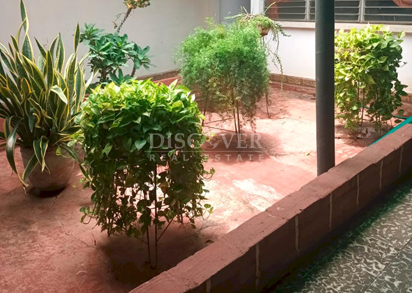  House for Sale with Commercial and Residential Potential in Linda Vista