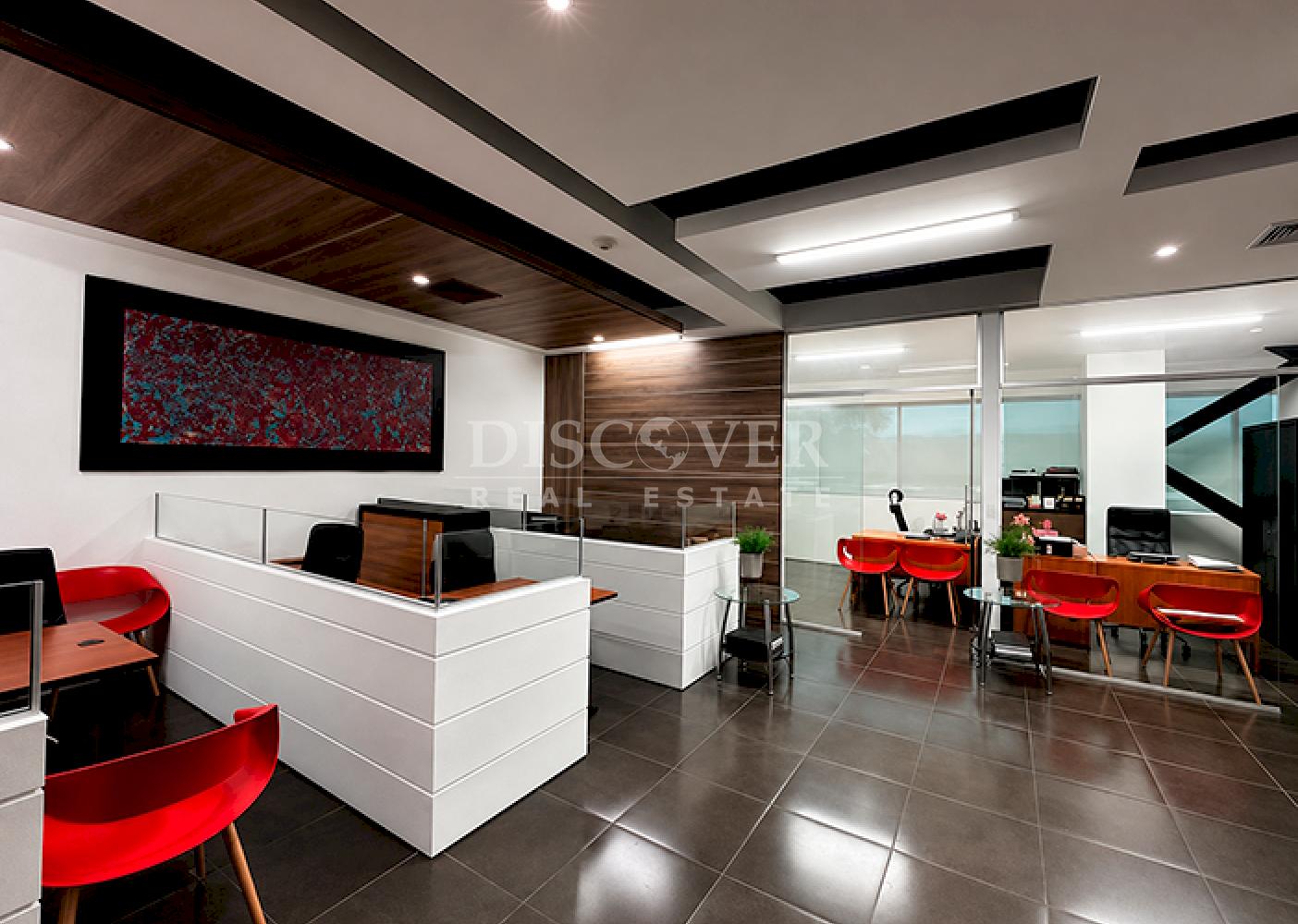  Unit for sale located in a corporate building in Villa Fontana