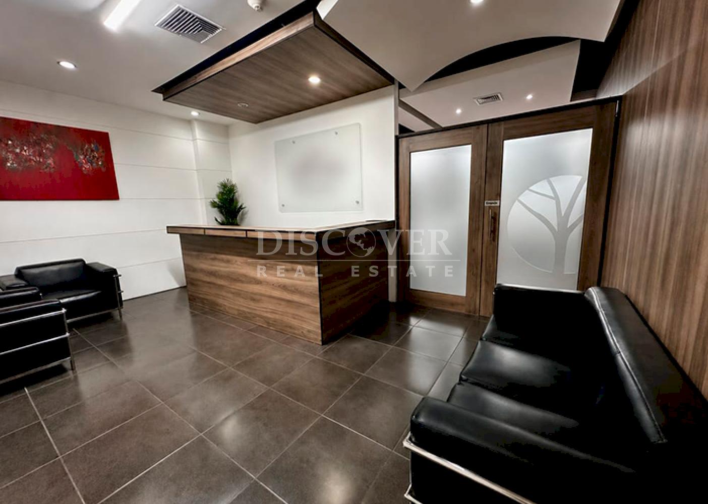  Unit for sale located in a corporate building in Villa Fontana