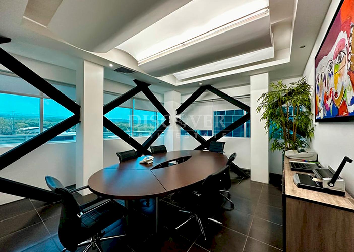  Unit for sale located in a corporate building in Villa Fontana