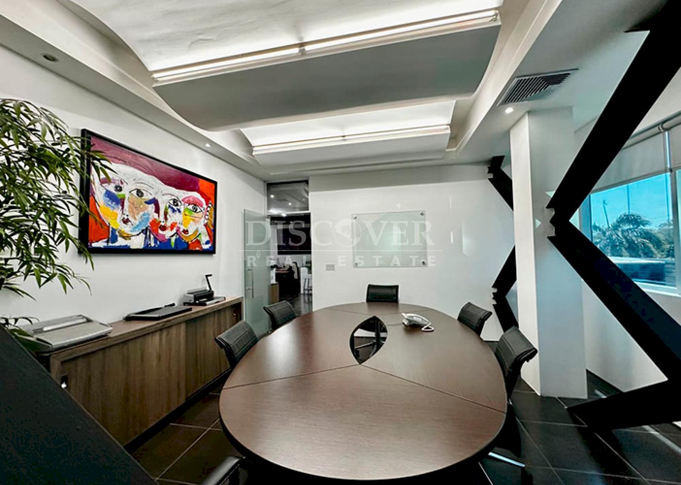  Unit for sale located in a corporate building in Villa Fontana
