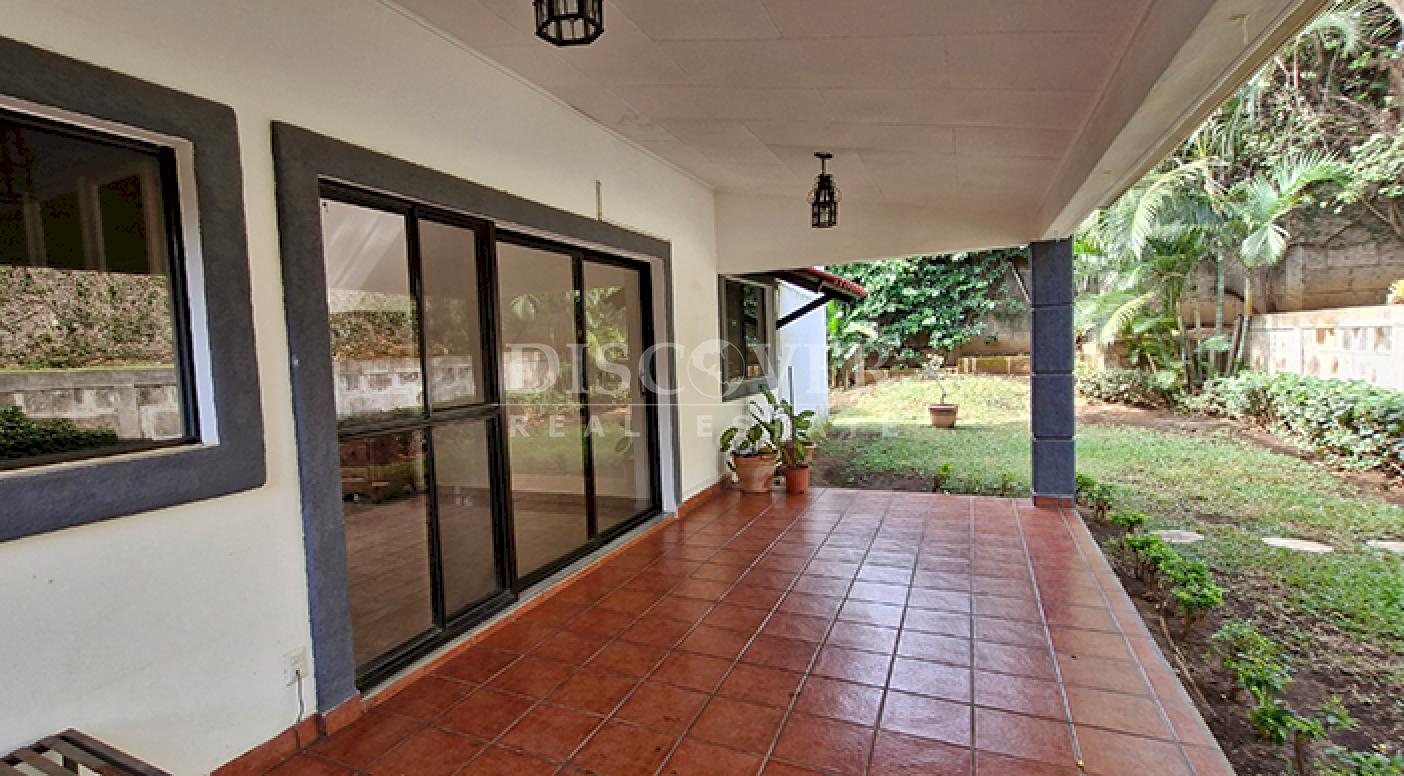  House for rent in a residential area in Las Colinas