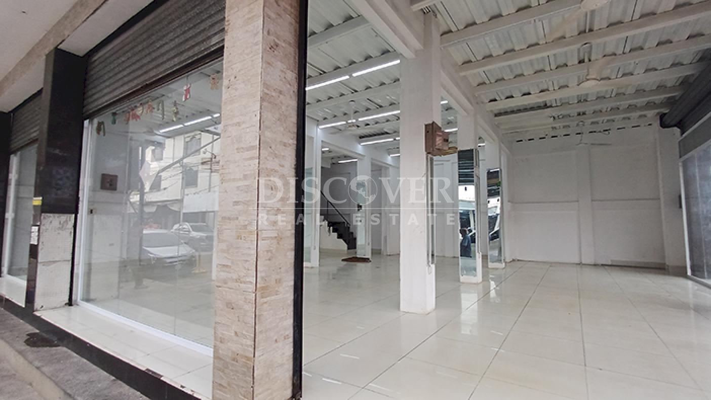  Commercial Unit for Rent in Mercado Oriental