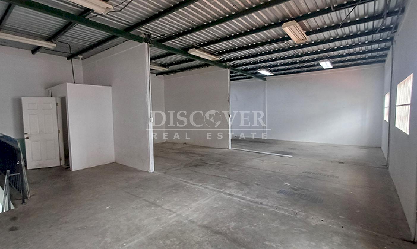  Commercial Unit for Rent in Mercado Oriental