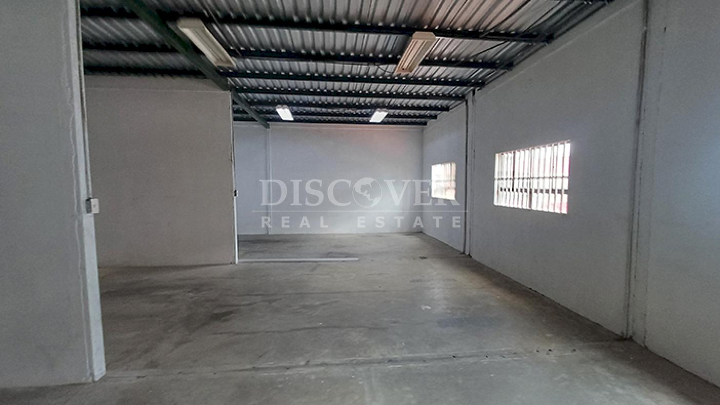  Commercial Unit for Rent in Mercado Oriental