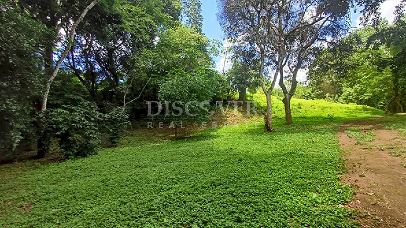 Land for sale with views of the lagoon and Mombacho Volcano in Diriá