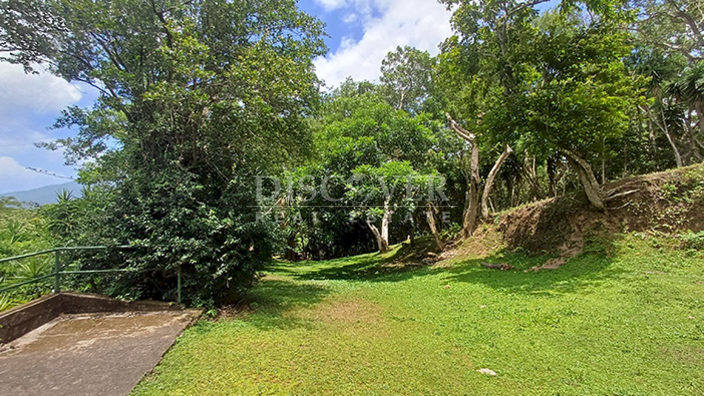 Land for sale with views of the lagoon and Mombacho Volcano in Diriá